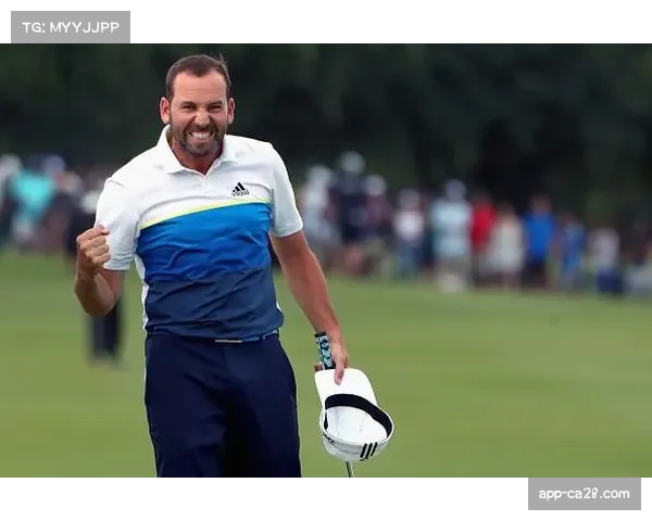 加西亚帕尔默邀请赛爬树单手击球回球道,后因伤退赛 加西亚帕尔默邀请赛爬树单手击球回球道,后因伤退赛