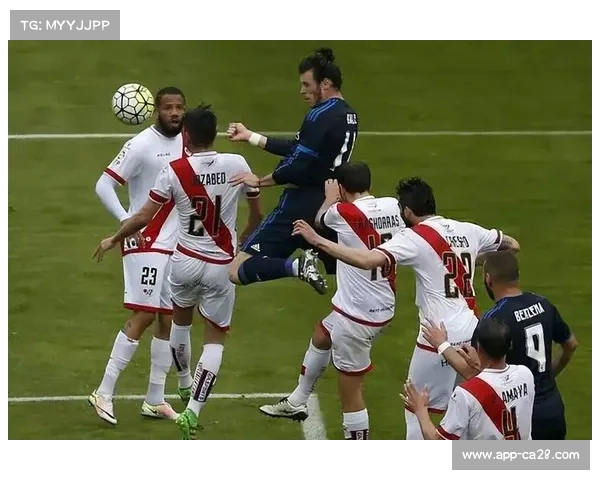 西班牙人对巴列卡诺现两张红牌,裁判判罚尺度引热议