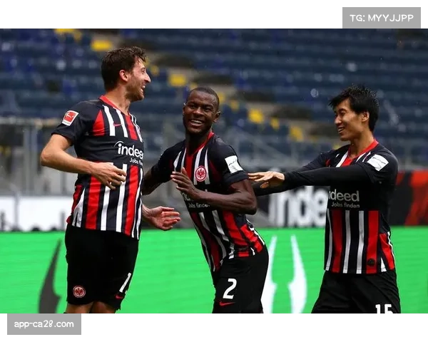 弗赖堡1-3不敌法兰克福，欧冠资格争夺战失利