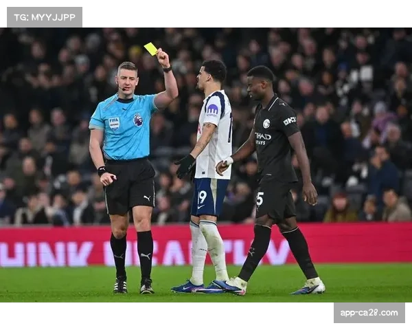 赛前致敬：本轮所有英超比赛开赛前将为上周去世的足球名宿默哀